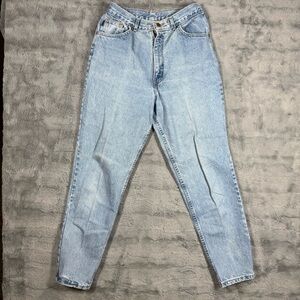 Chic High Rise Blue Jeans with Straight Leg
